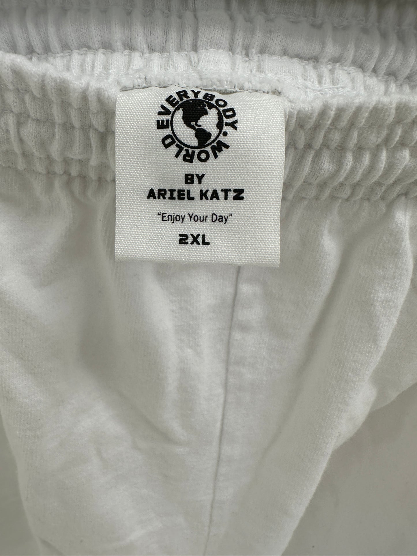 White Heavyweight Everyday Shorts 2XL x 2