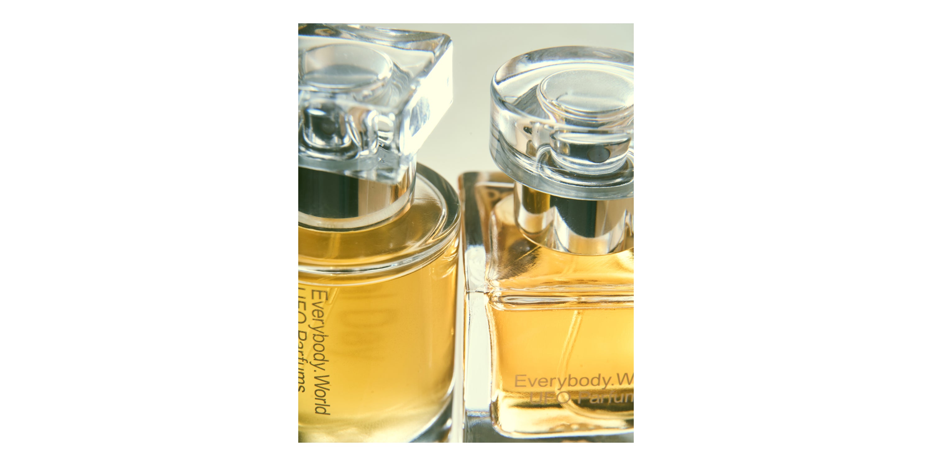 closely cropped: the two Everybody.World UFO Parfums next to each other