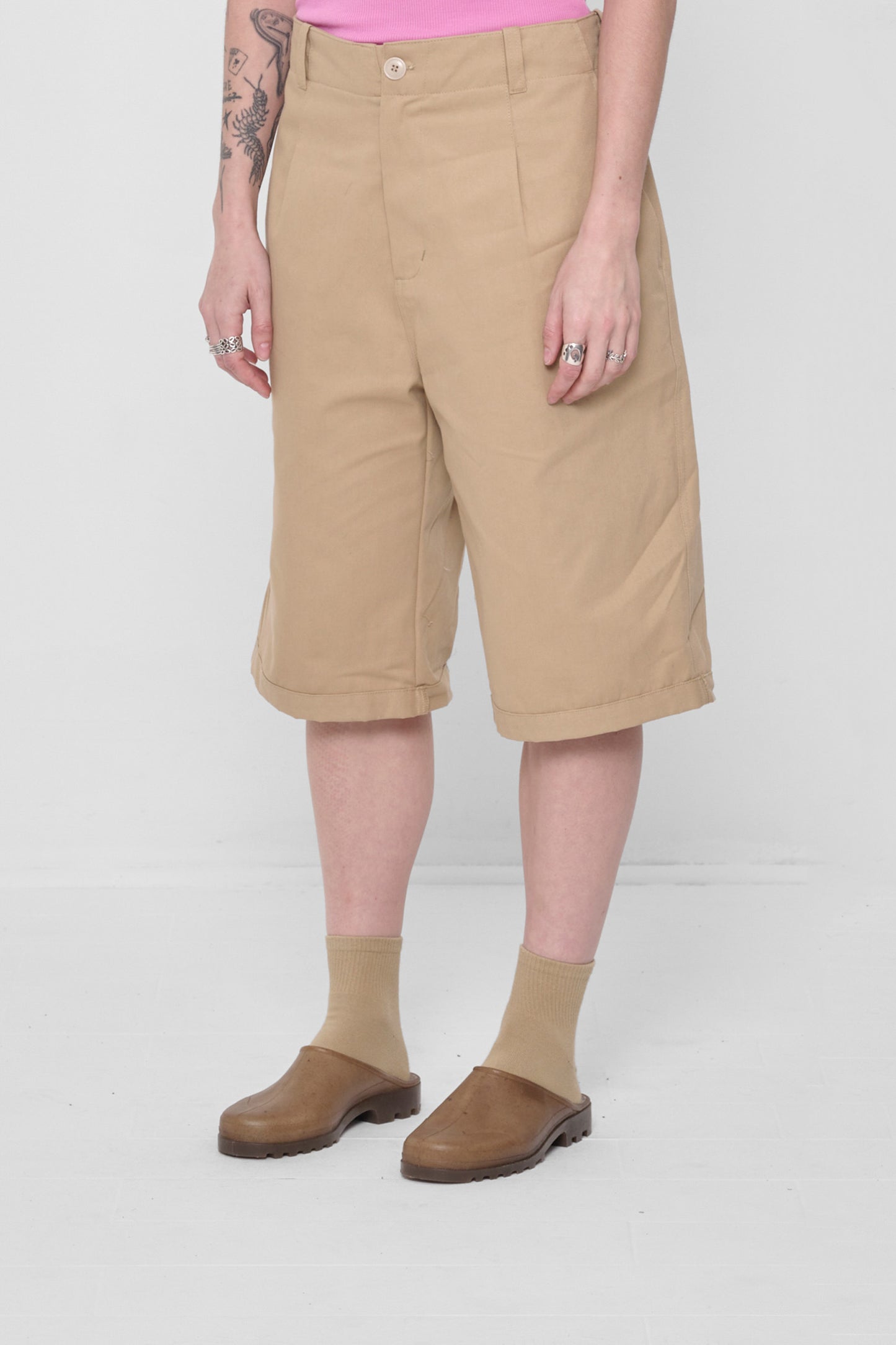 3/4 front view showing inseam and outseam.