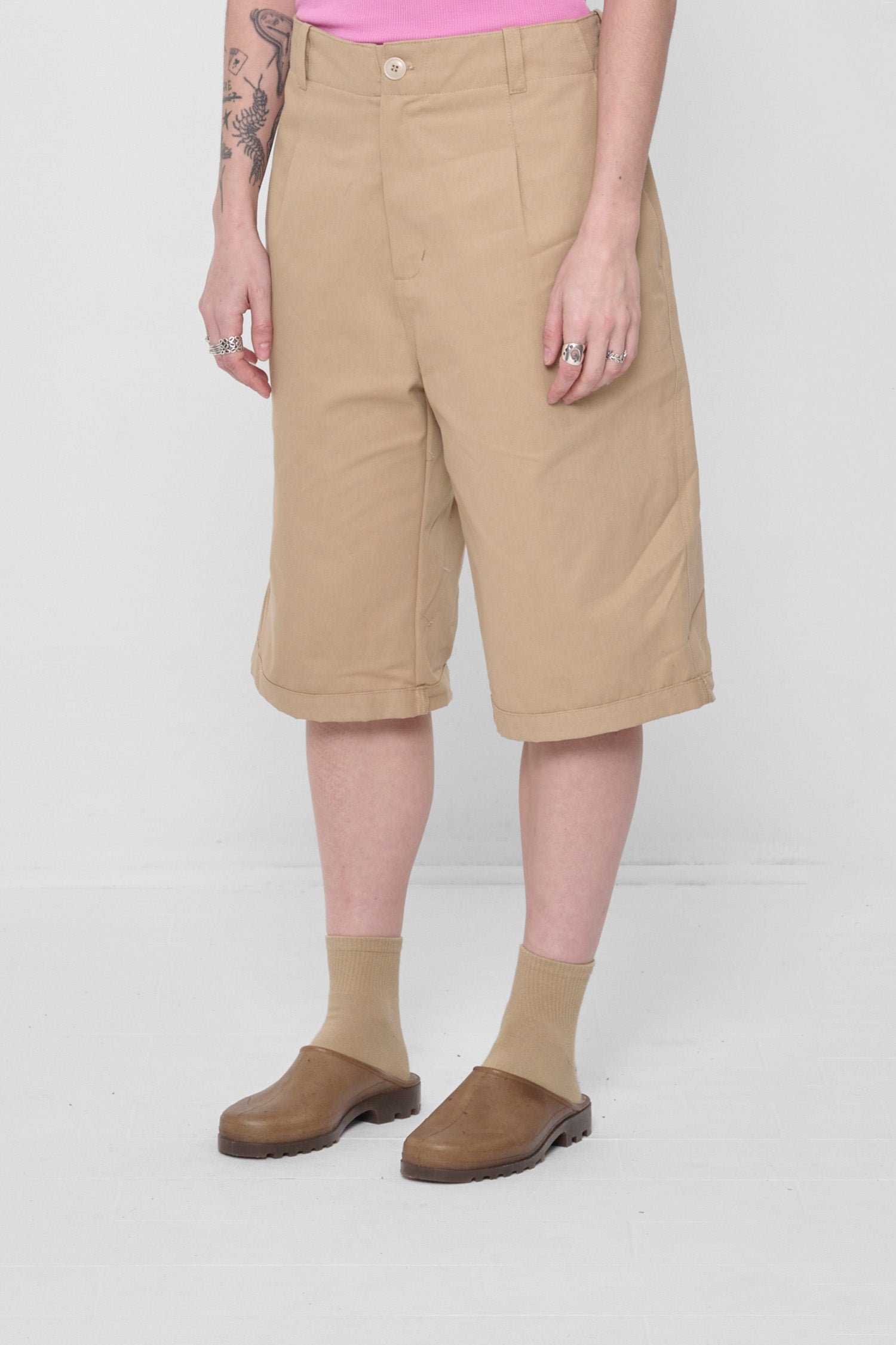 3/4 front view showing inseam and outseam.
