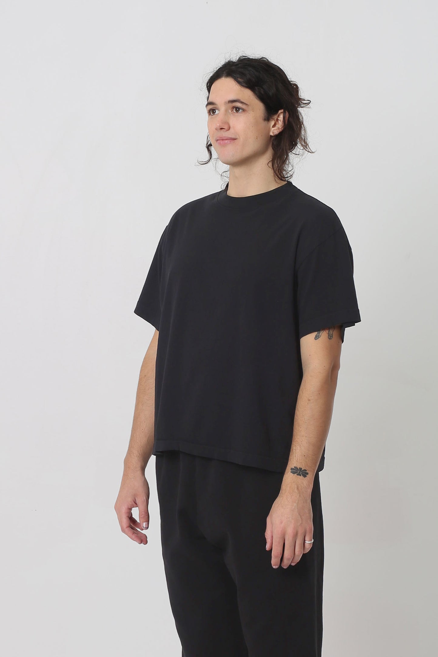 3/4 front view showing no side seams.