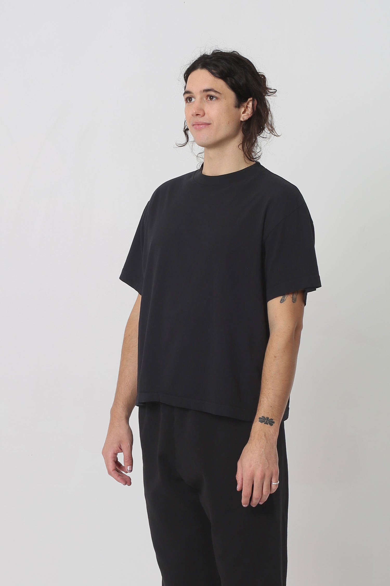 3/4 front view showing no side seams.