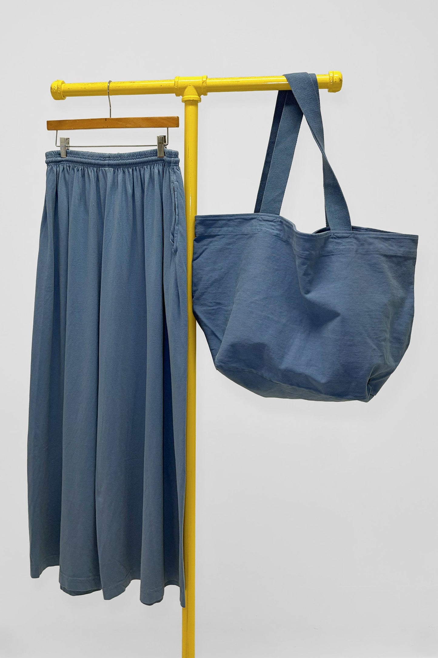 Tubular Pants & Big Tote, front view