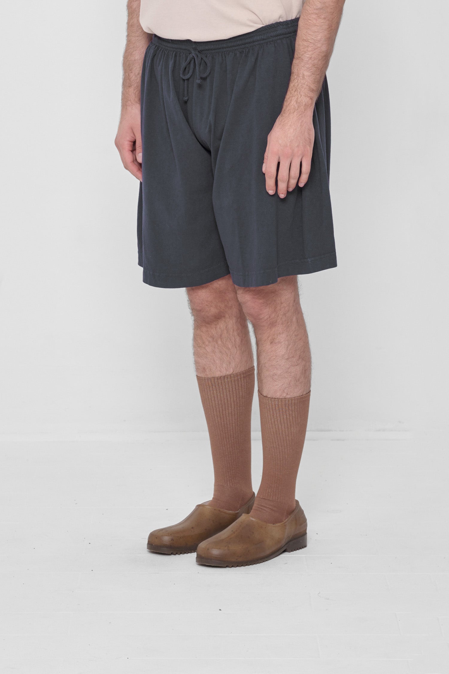 45-degree front angle. Shows no side seams from tubular construction.