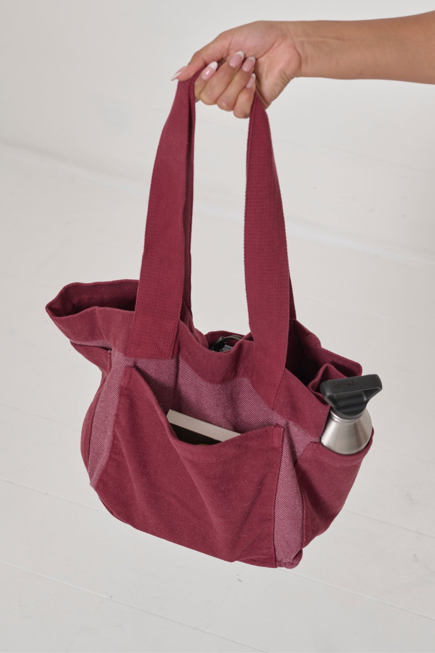 Reversible Pocket Closed-Loop Tote