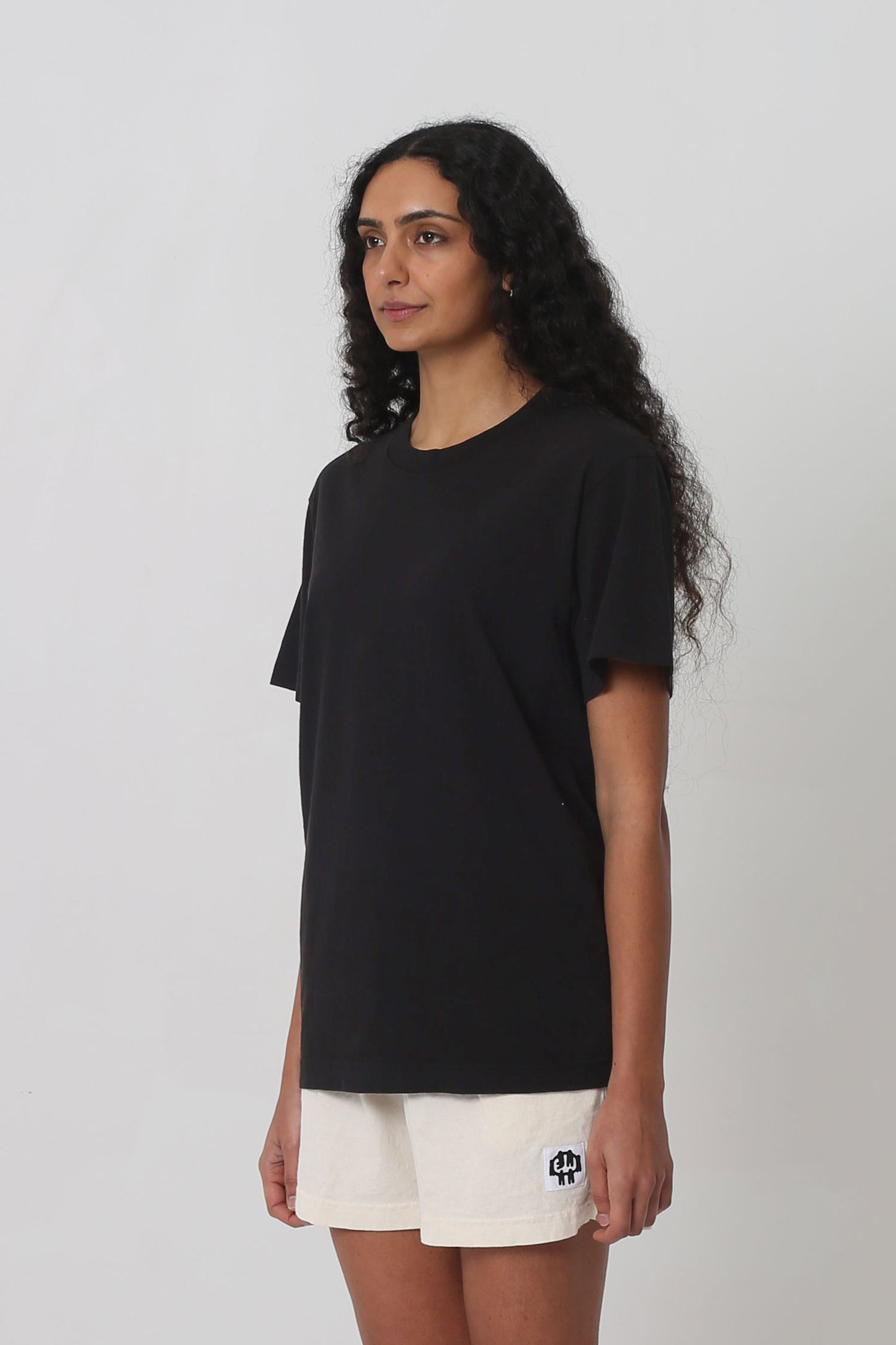 3/4 front view shows lack of side seams