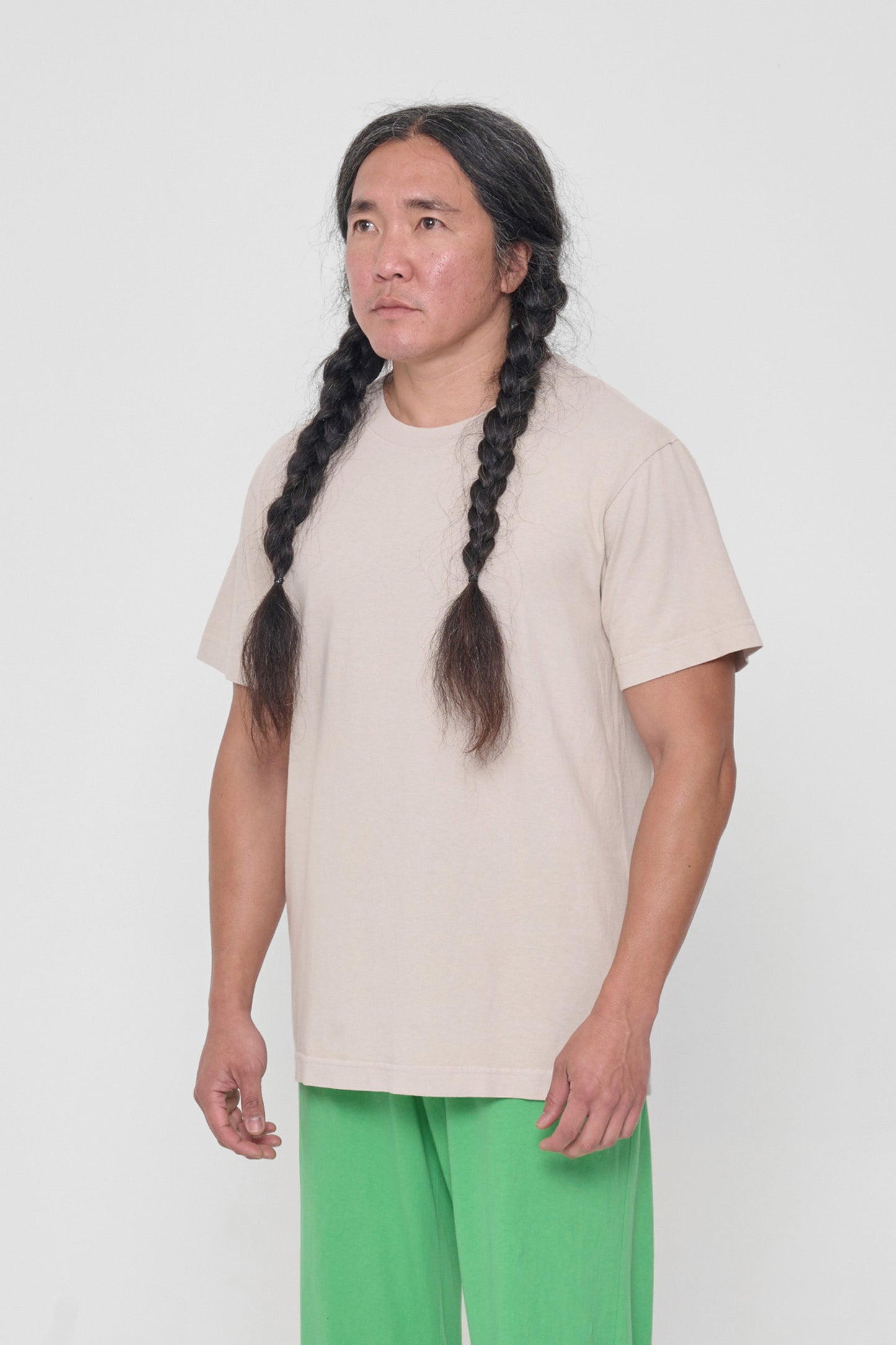 3/4 front view shows lack of side seams.