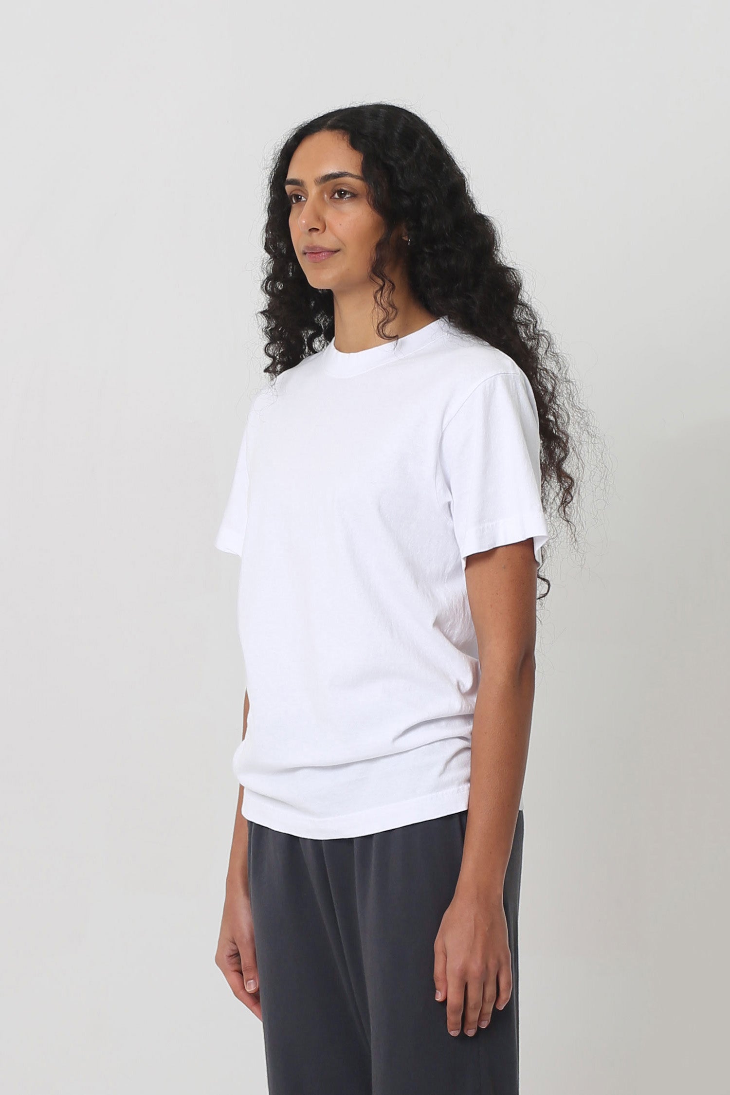 3/4 front view shows lack of side seams