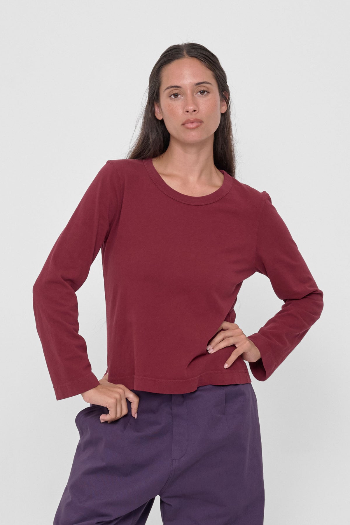 Straight Sleeve Tailored Trash Tee in Garnet – front view on model