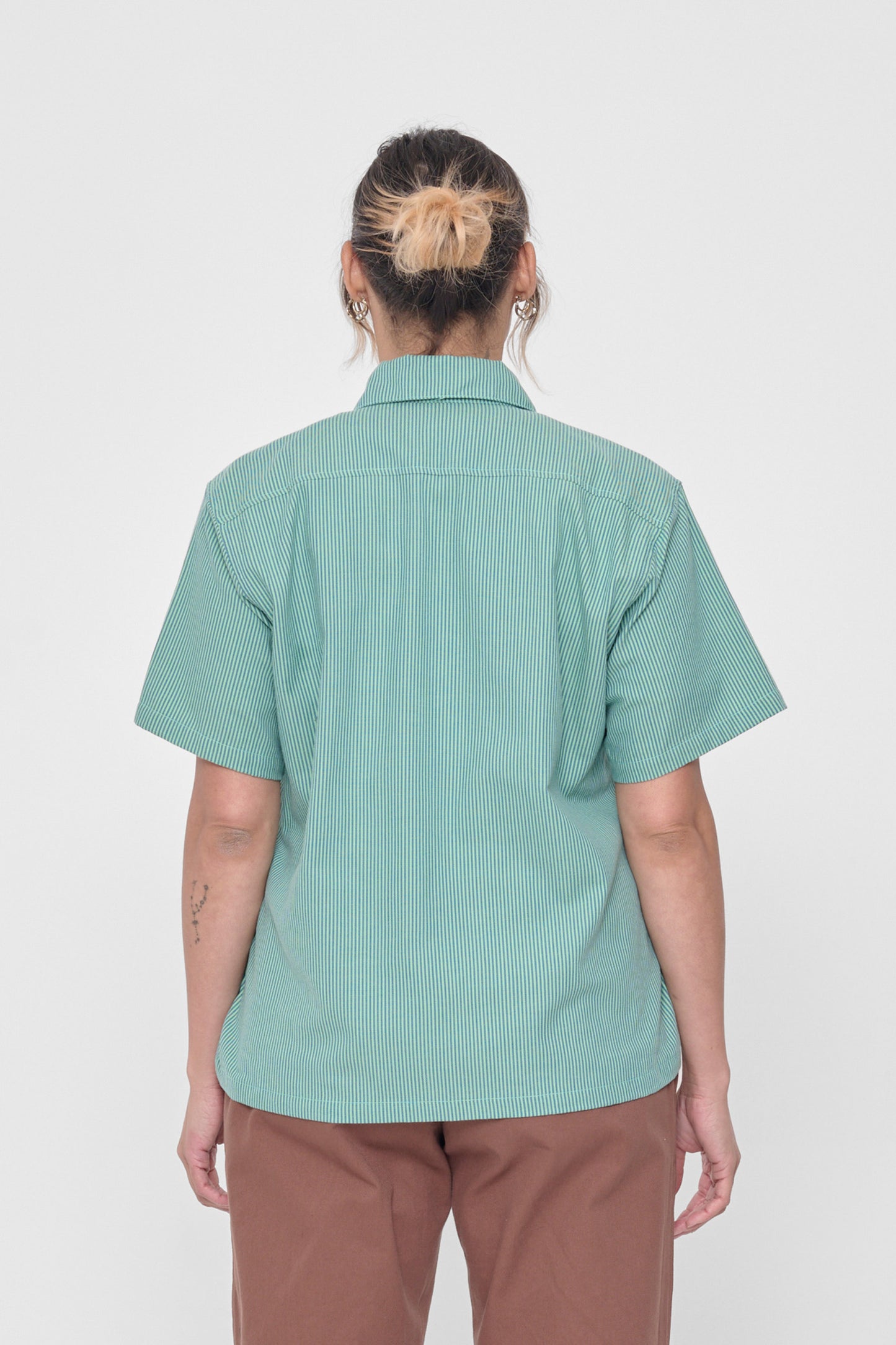 Back view showing the yoke and relaxed fit through the body. 