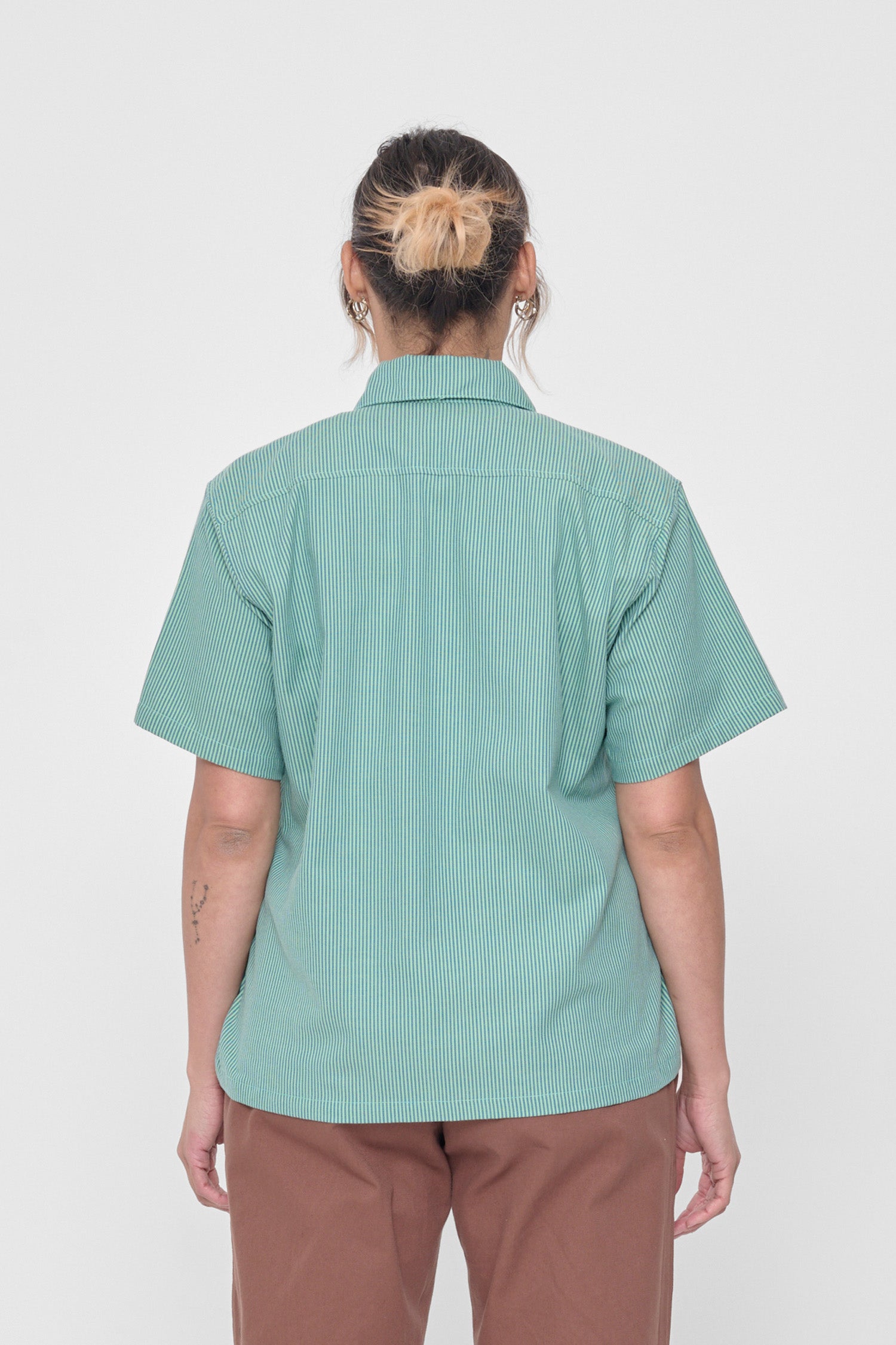 Back view showing the yoke and relaxed fit through the body. 